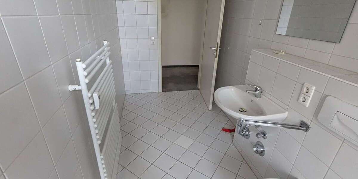 Leerstehende Wohneinheit mit Balkon in Gohlis-Süd !!! 2 zimmer