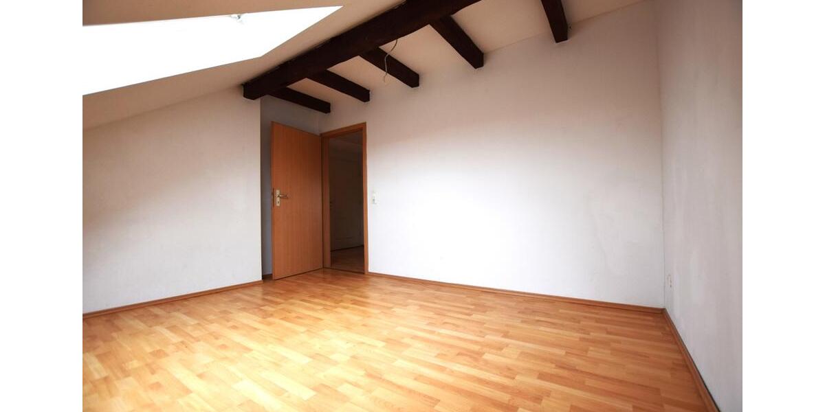 Dachgeschoßwohnung Wurzen - 4 Zimmer, 89 m&sup2;, 623&euro; | Angebot:26060660