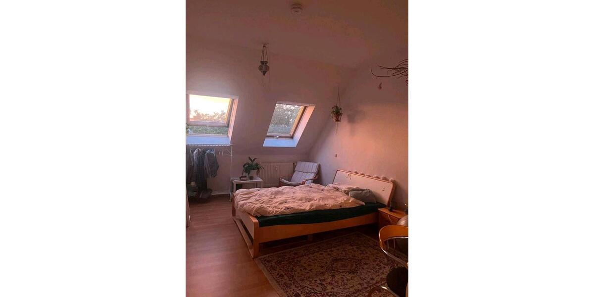Dachgeschoßwohnung Leipzig Altwest - 15 Zimmer, 68 m&sup2;, 120&euro; | Angebot:26053230