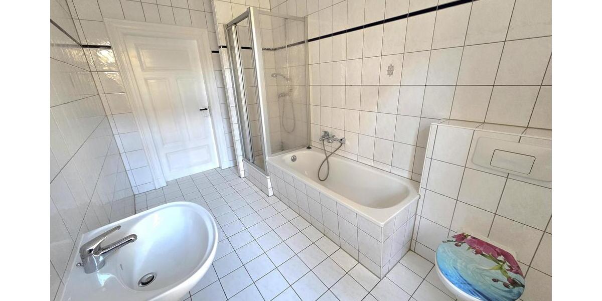 Großzügige 1-Zimmer-Wohnung mit Parkettfußboden und Tageslichtbad! - Erdgeschoßwohnung Leipzig Stötteritz | Angebot:25417118