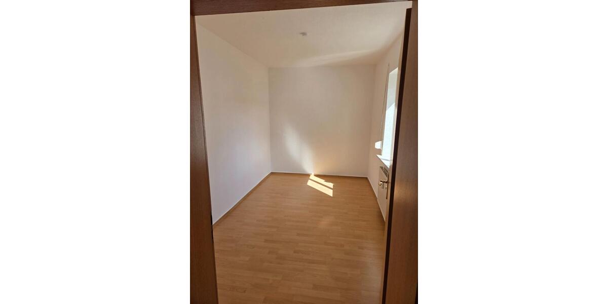 Erdgeschoßwohnung Böhlen - 3 Zimmer, 48 m&sup2;, 75.000&euro; | Angebot:27083979