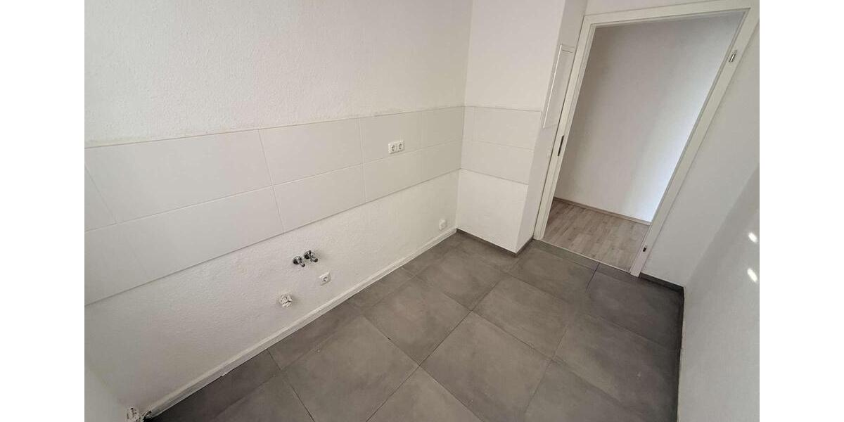 Etagenwohnung Schkopau - 2 Zimmer, 49 m&sup2;, 370&euro; | Angebot:26181118