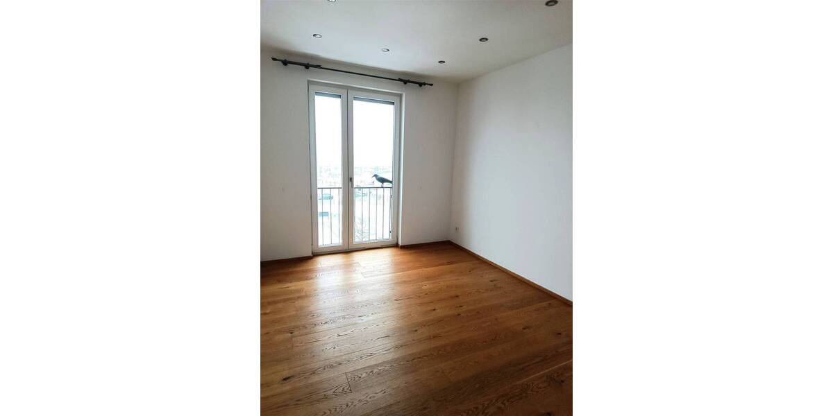 Etagenwohnung Zwenkau - 3 Zimmer, 108 m&sup2;, 1.499&euro; | Angebot:26308337