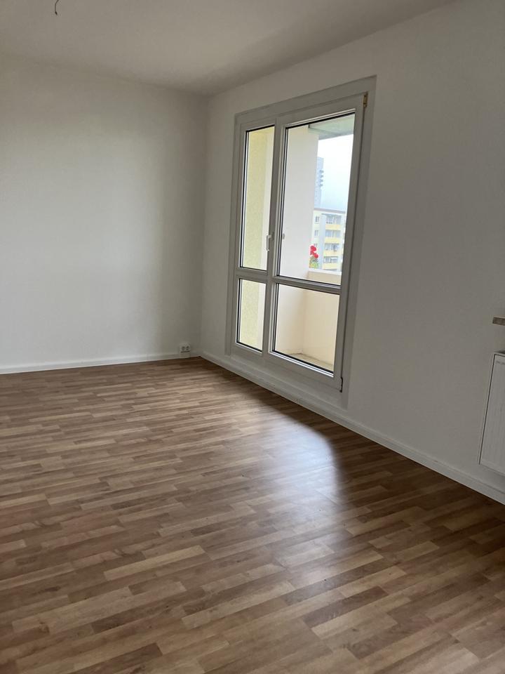 3 Zimmerwohnung mit Balkon und EBK zimmer