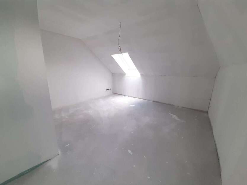 Exklusiv Doppelhaushälfte über 3 Etagen mit Terrasse und Garten 5 zimmer