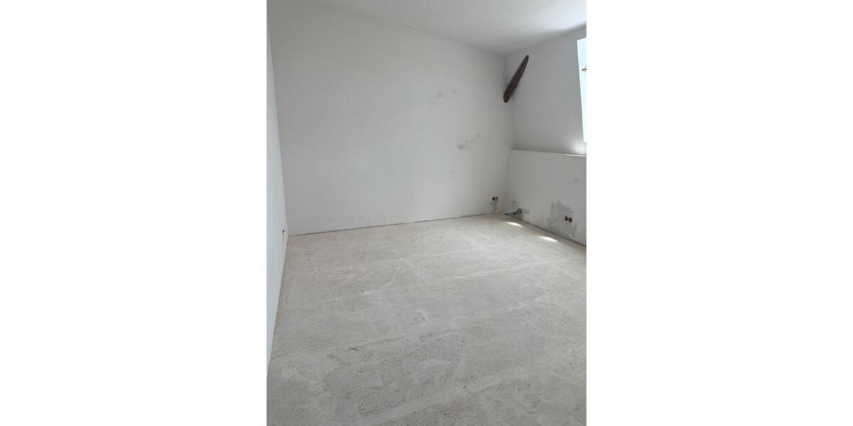 Erdgeschoßwohnung Landsberg - 6 Zimmer, 200 m&sup2;, 1.800&euro; | Angebot:25273003