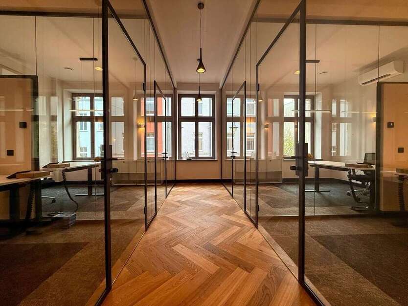 Büro in Halle 550 € 196 m²