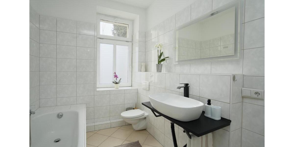 Mehrfamilienhaus, Wohnhaus Leipzig Ost - 2 Zimmer, 67 m&sup2;, 95&euro; | Angebot:24803175