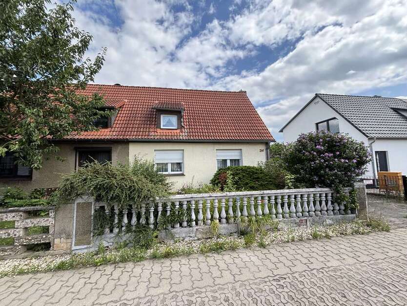Haus zum Kaufen in Schkeuditz 170.000 € 103 m²