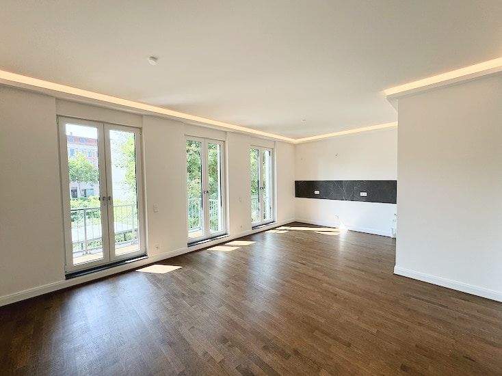 Genial! + Lift + Parkett + Fußbodenheizung + Wanne & Dusche + Balkon + LED-Licht + Stellplatz 3 zimmer