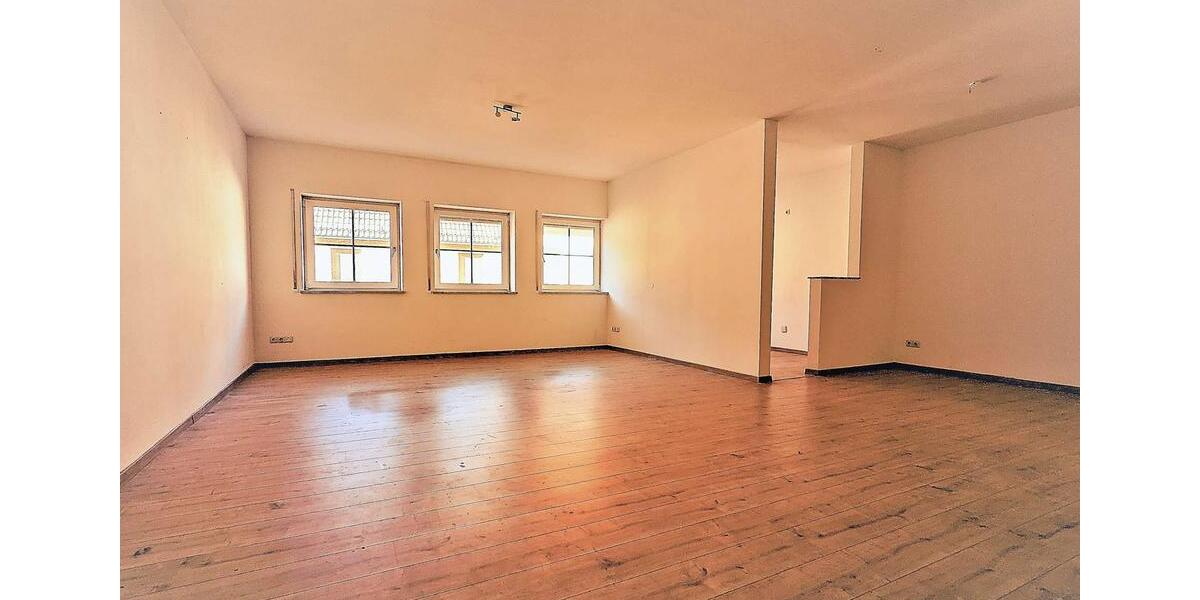 Etagenwohnung Delitzsch - 2 Zimmer, 77 m&sup2;, 600&euro; | Angebot:25783855