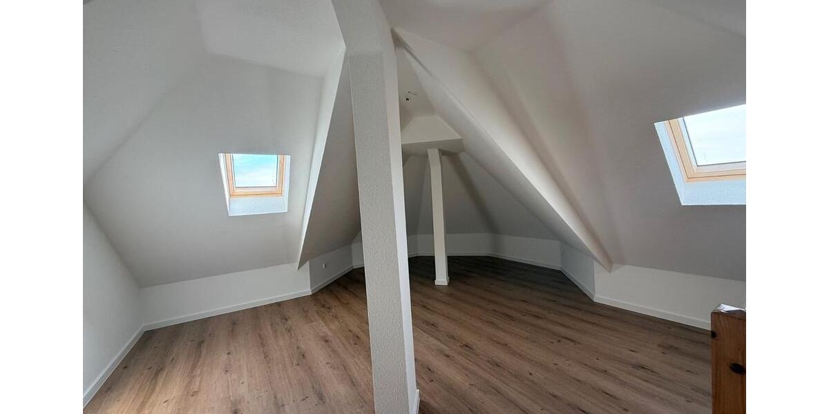 Dachgeschoßwohnung Leipzig Süd - 3 Zimmer, 90 m&sup2;, 1.080&euro; | Angebot:26335102
