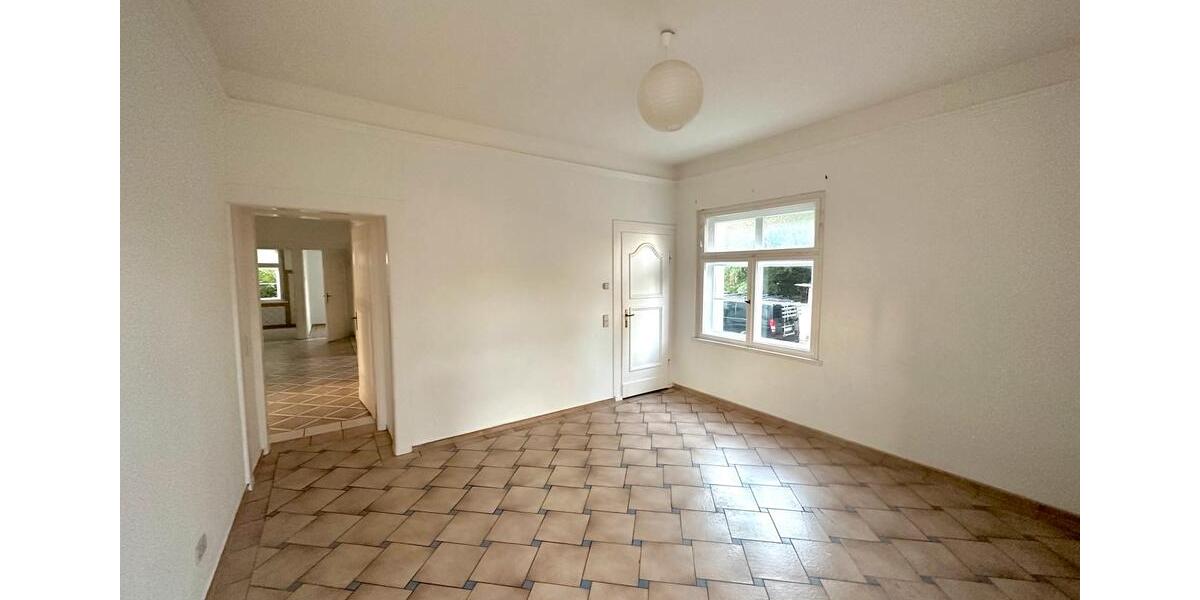 Hochparterre Wurzen - 5 Zimmer, 152 m&sup2;, 1.140&euro; | Angebot:26199125