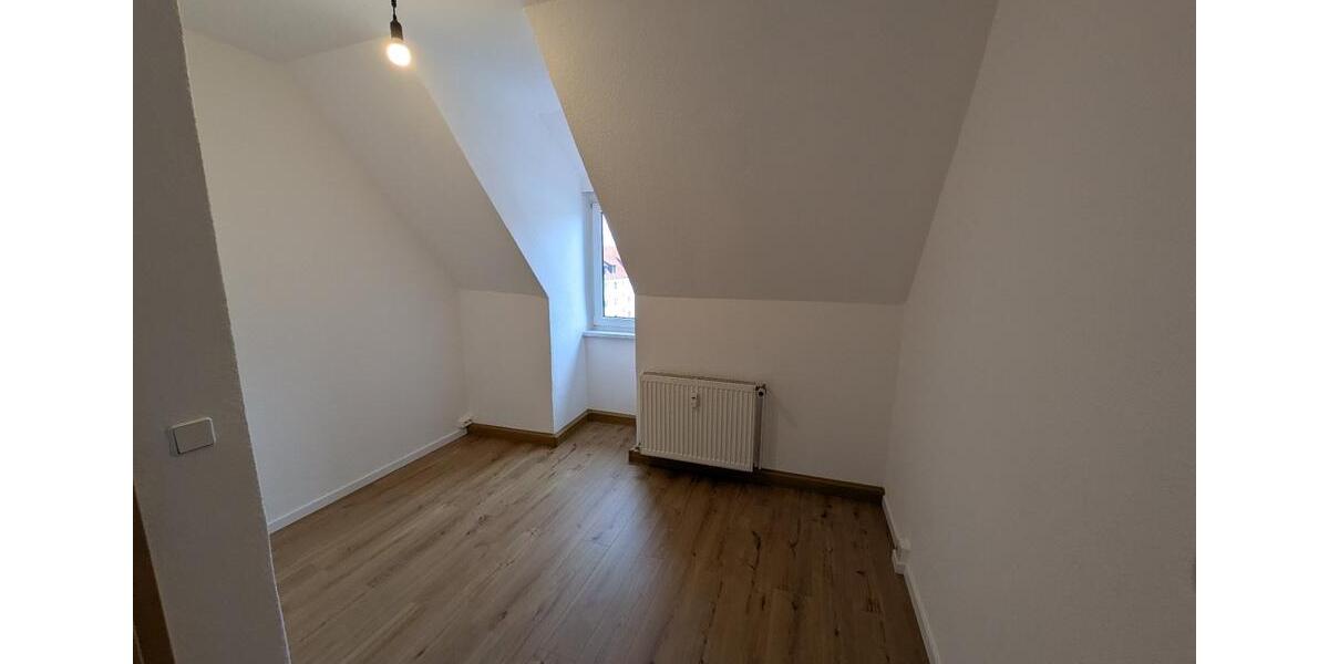 Dachgeschoßwohnung Groitzsch - 3 Zimmer, 60 m&sup2;, 390&euro; | Angebot:25225003