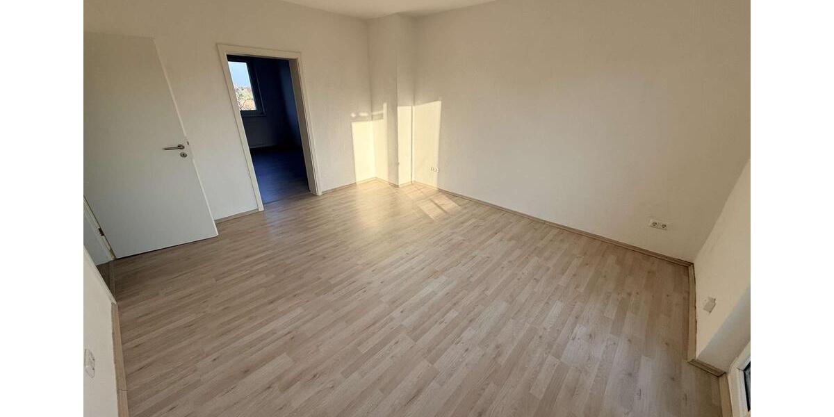 Etagenwohnung Schkopau - 2 Zimmer, 49 m&sup2;, 370&euro; | Angebot:26181118