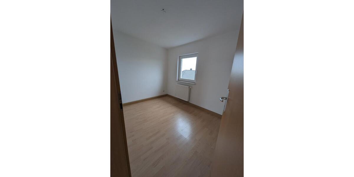 +++TOLLES REIHENMITTELHAUS+GARTEN+MODERNES BAD M. WANNE+GR. KÜCHE+TOLLES WOHNZIMMER++ 4 zimmer