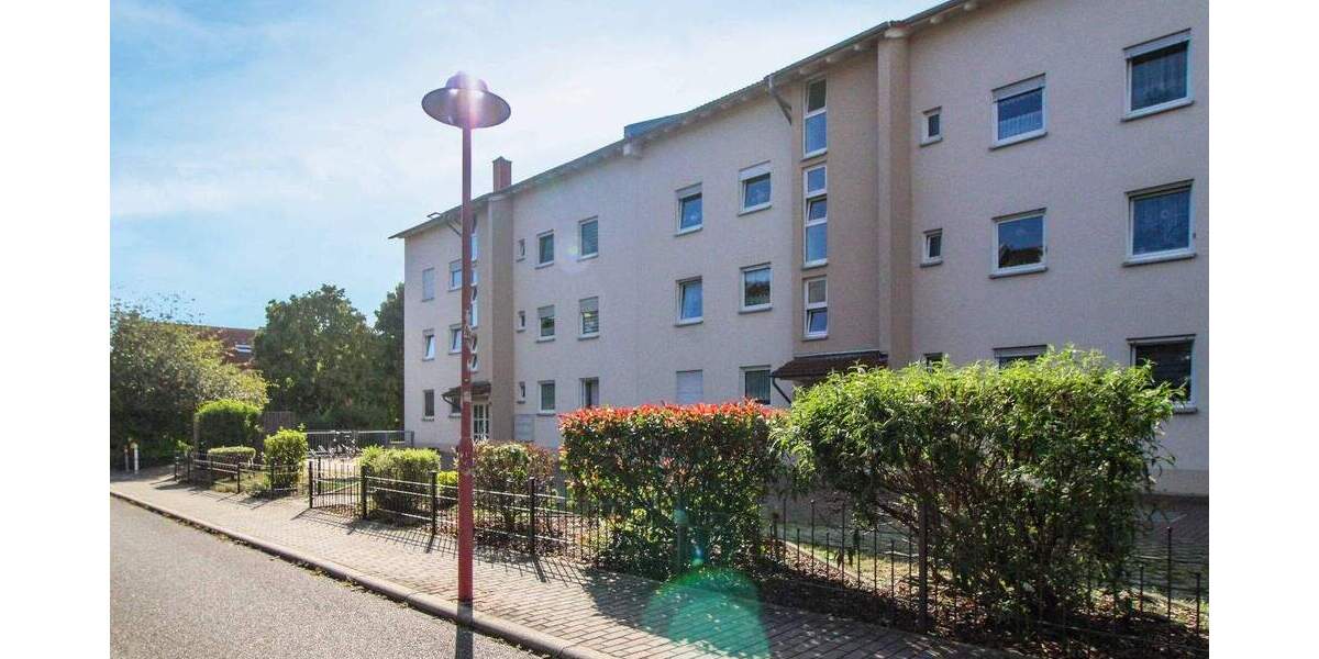 Ort der Gemütlichkeit: bezugsfreie, barrierearme 3-Zi.-Whg. + 2 TG-Stellplätze in Leipzig-Lindenthal 3 zimmer