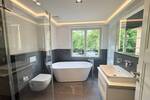 Erstbezug mit grünem Blick! + Parkett + Fußbodenheizung + Balkon + Wanne & Dusche + LED-Licht