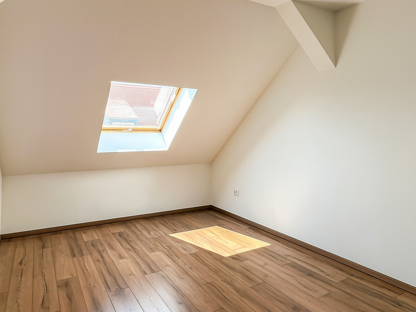 Gute Ausstattung I Einbauküche I Stellplatz und Loggia