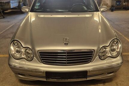 Mercedes-Benz 240 165.000 km 2.950 &euro; Groitzsch 04539