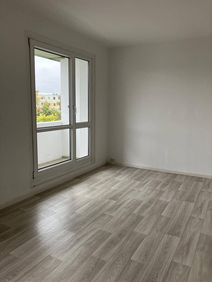 3 Zimmerwohnung im 1. OG mit Balkon zimmer