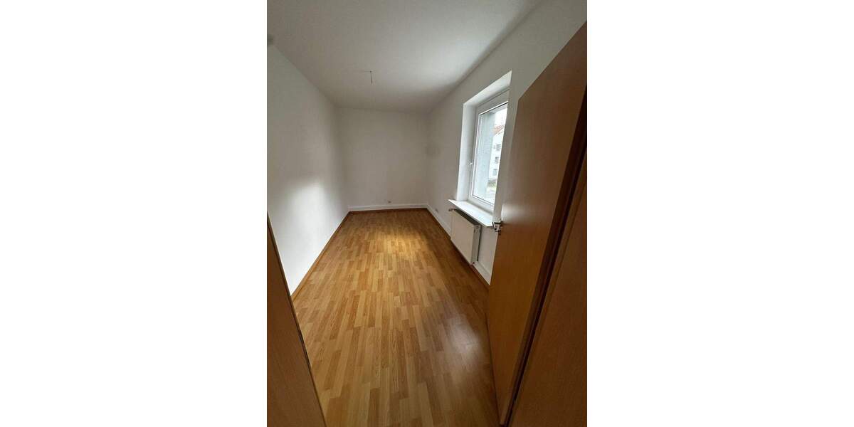 Etagenwohnung Merseburg Kötzschen - 5 Zimmer, 127 m&sup2;, 889&euro; | Angebot:26217767