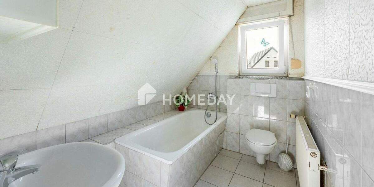 Einfamilienhaus Schkeuditz Wolteritz - 8 Zimmer, 150 m&sup2;, 260.000&euro; | Angebot:25775243