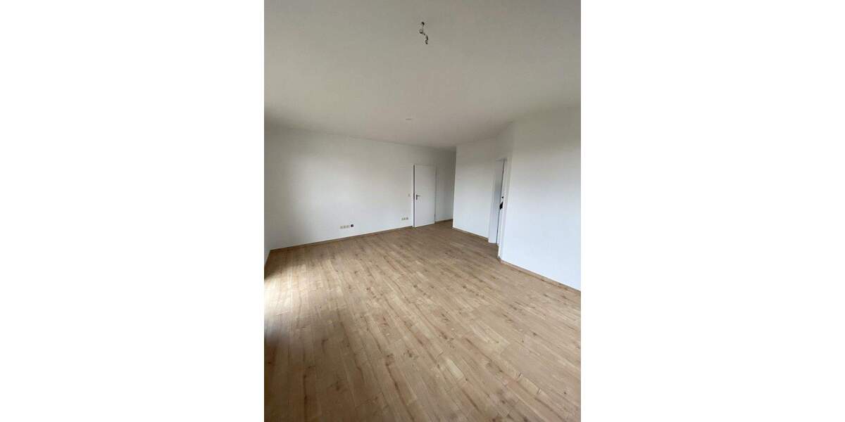 Etagenwohnung Schkopau Ermlitz - 2 Zimmer, 62 m&sup2;, 530&euro; | Angebot:25734773