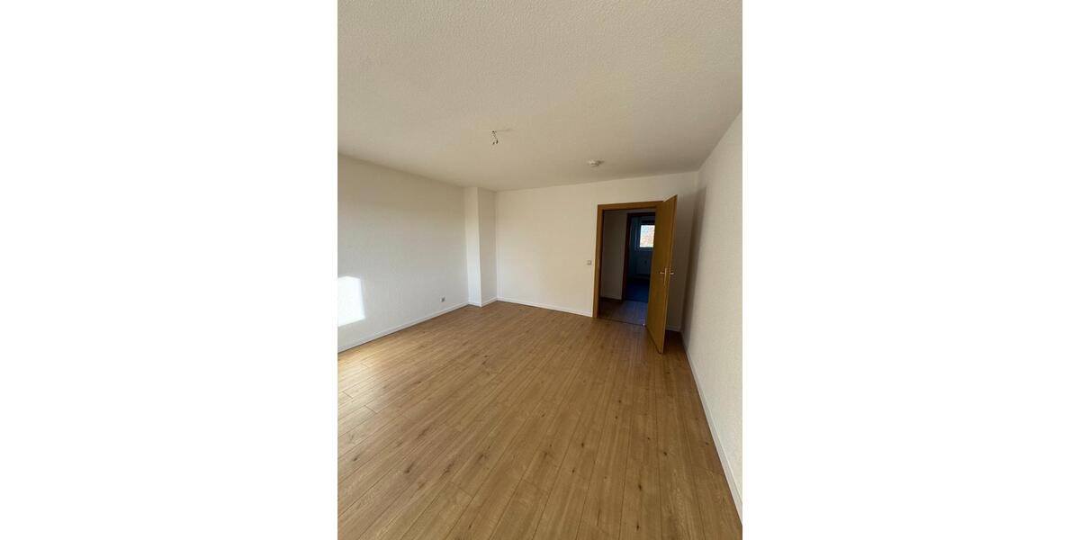 Moderne helle 3 ZKB Wohnung mit EBK + Balkon in Eilenburg zimmer