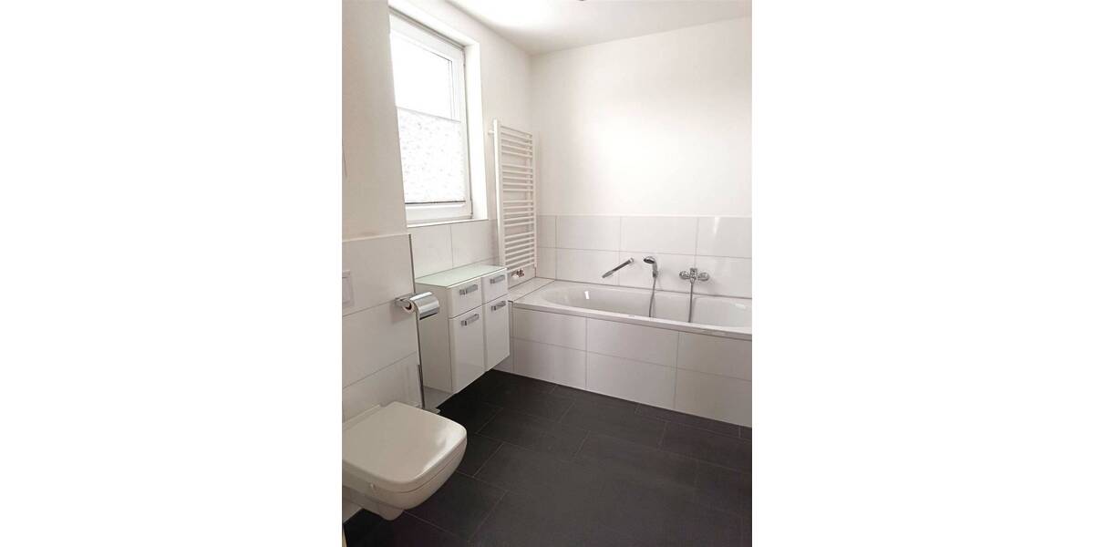 Etagenwohnung Zwenkau - 3 Zimmer, 108 m&sup2;, 1.499&euro; | Angebot:26308337