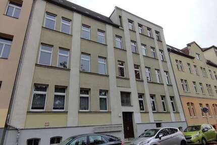 Wohnung zum Mieten in Halle (Saale) 401 € 64.62 m²