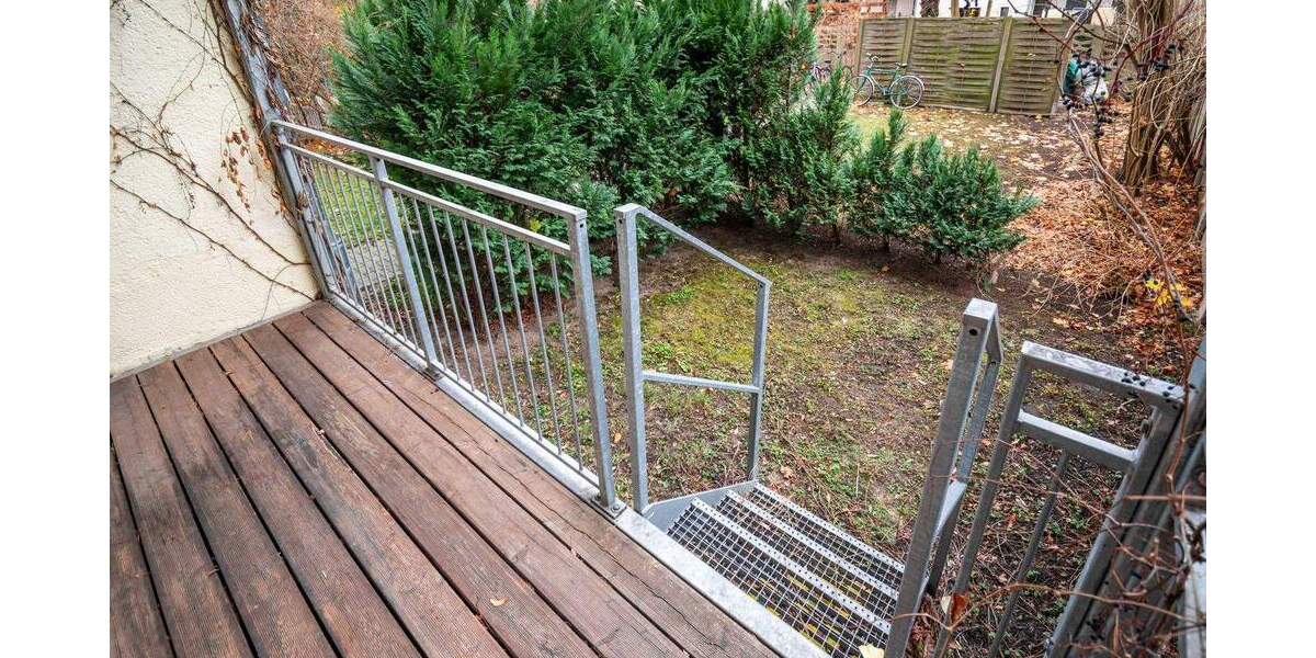 BEZUGSFREIE GARTENWOHNUNG GESUCHT? 1 Zimmer mit Tageslichtbad, EBK, Balkon & Gartenanteil 1 zimmer