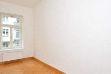 2-Zimmer Altbauwohnung mit Balkon in Gohlis 2 zimmer