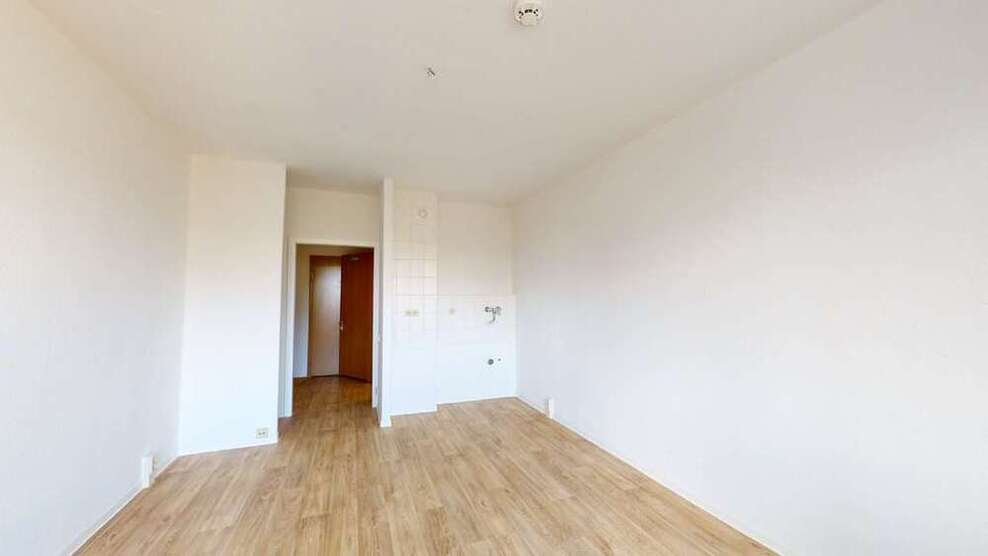 Wohnung zum Mieten in Halle 225 € 26.3 m²