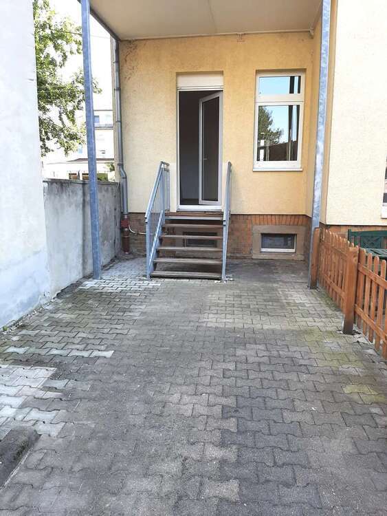 3-Zimmer-EG-Wohnung mit TERRASSE
