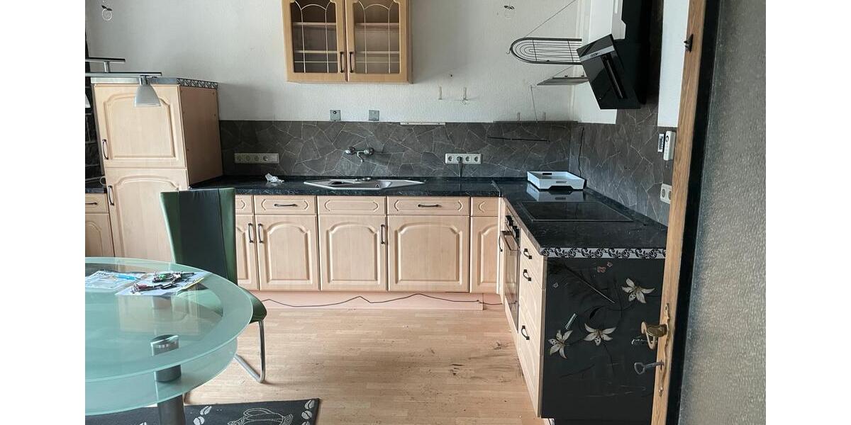Etagenwohnung Schkopau - 3 Zimmer, 93 m&sup2;, 460&euro; | Angebot:25994150