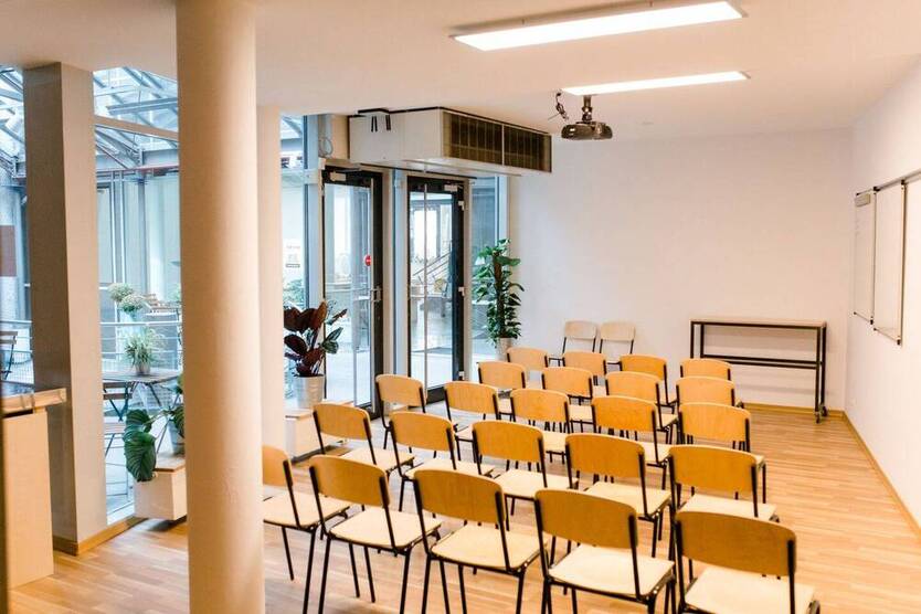 Arbeitsplätze in modernem Coworking Space in schöner Passage - All-in-Miete