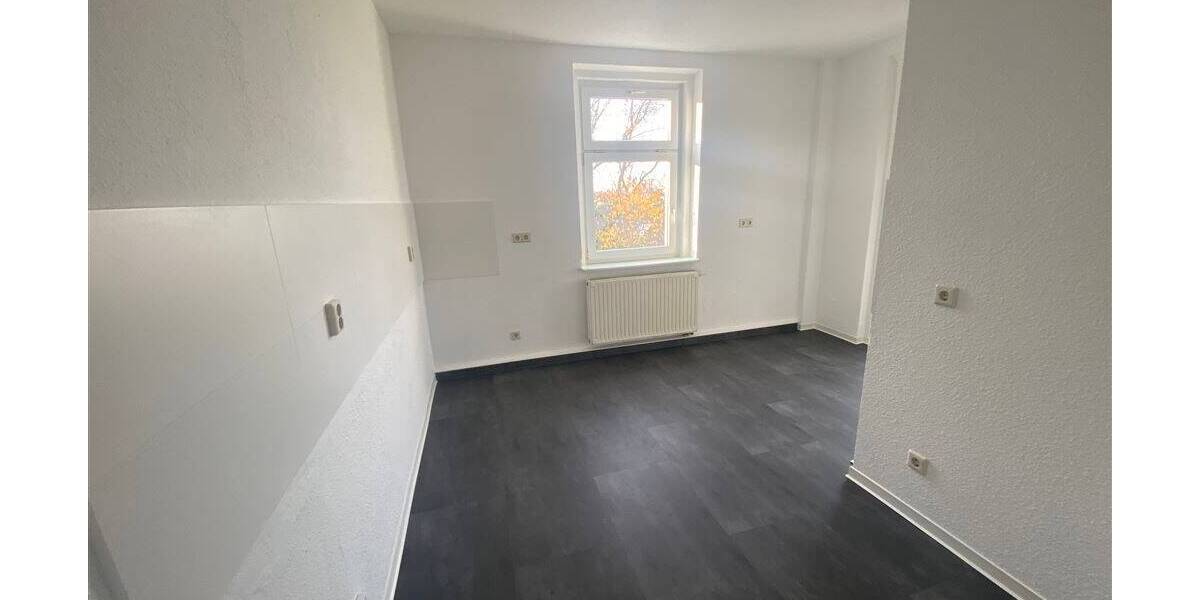 Knautkleeberg* neu renovierte 3 Raum-Whg.* 2.OG* Balkon* Tageslichtbad mit Wanne 3 zimmer