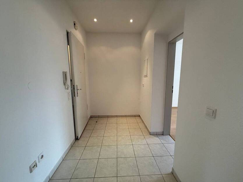 ab sofort ! 3-Zimmer mit Balkon und EBK I Badewanne + Dusche
