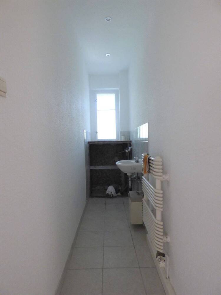 Leutzsch - Schöne 3 Zi.- Whg., Gäste WC, Loggia, frisch saniert!