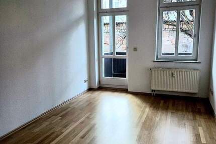 Bezugsfreie 2-Zimmer-Wohnung mit Balkon im Hinterhaus und Blick ins Grüne 2 zimmer