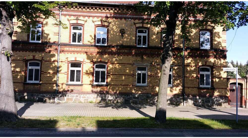 Haus zum Kaufen in Rackwitz OT Zschortau 850.000 € 456 m²