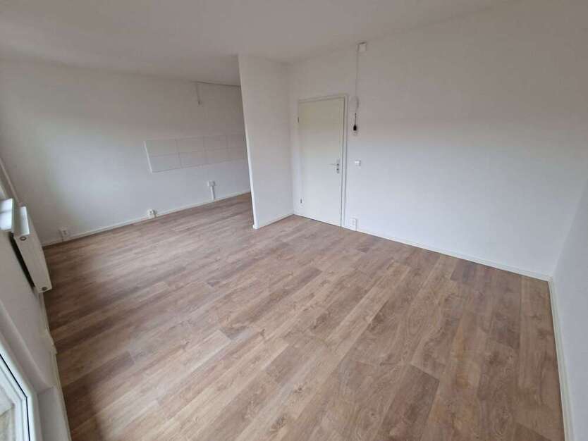 Wohnung zum Mieten in Halle 300 € 37.5 m²