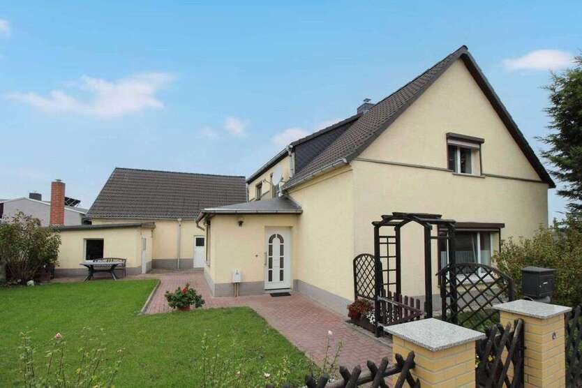 Haus zum Kaufen in Wiedemar 225.000 € 120.17 m²