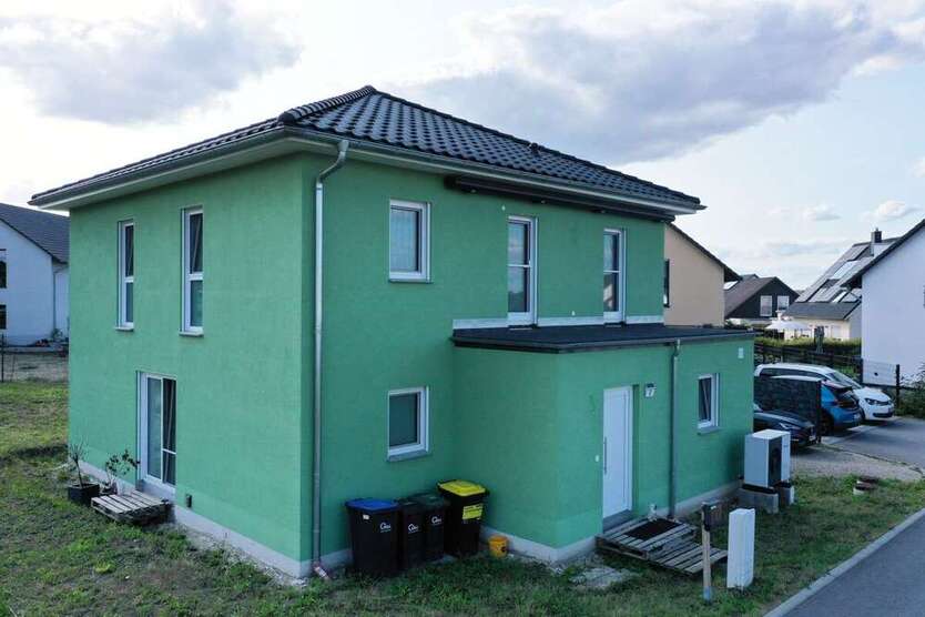 Haus zum Kaufen in Borna Kesselshain 450.000 € 155 m²