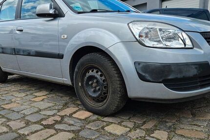 Kia Rio 102.000 km 1.990 € Leipzig 04229
