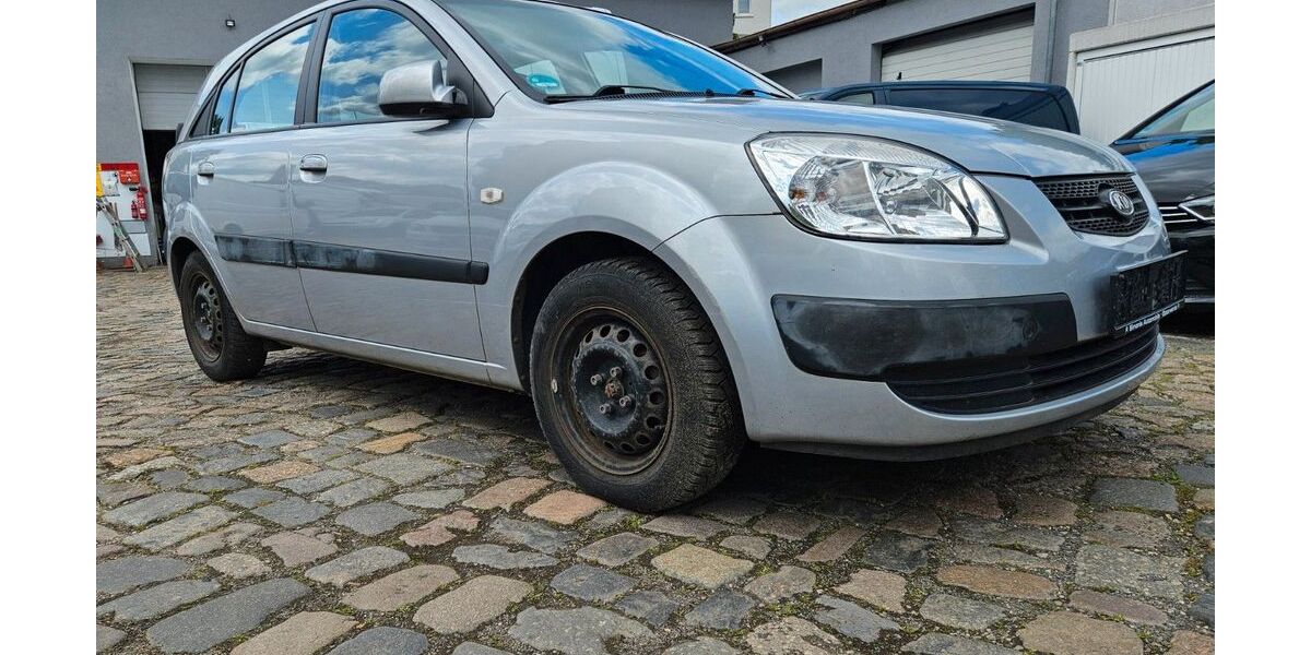 Kia Rio 102.000 km 1.990 &euro; Leipzig 04229