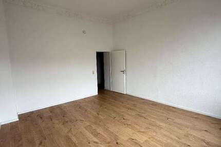 Wohnung zum Mieten in Halle 825 € 77.26 m²