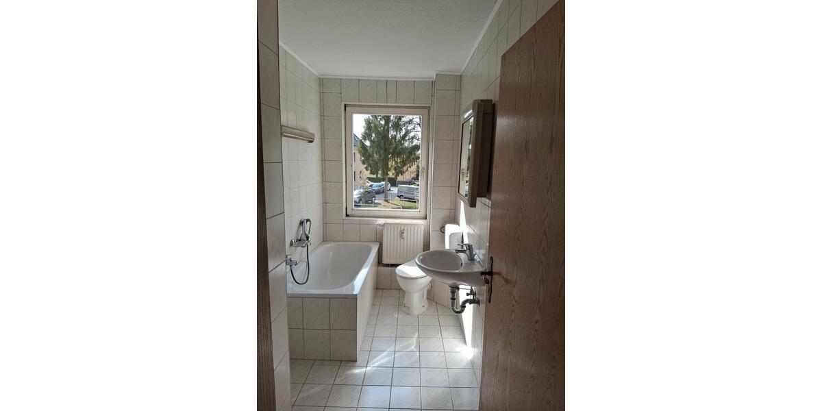 Etagenwohnung Hohenmölsen - 2 Zimmer, 46 m&sup2;, 400&euro; | Angebot:26447883