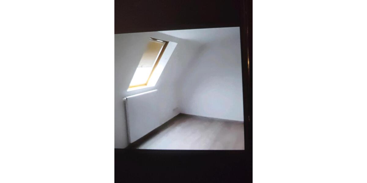 Etagenwohnung Schkopau - 4 Zimmer, 120 m&sup2;, 1.100&euro; | Angebot:25396495